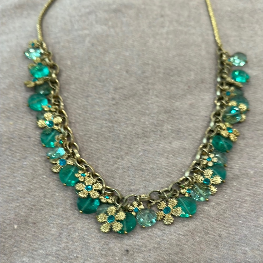 Elegant Gold and Green Floral Necklace